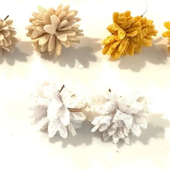 Felt Flower Stud Earrings Lot of 5 Pair - Picture 3 of 5